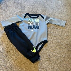 NWOT - new to the team Nike set | color: grey | size: 6 months